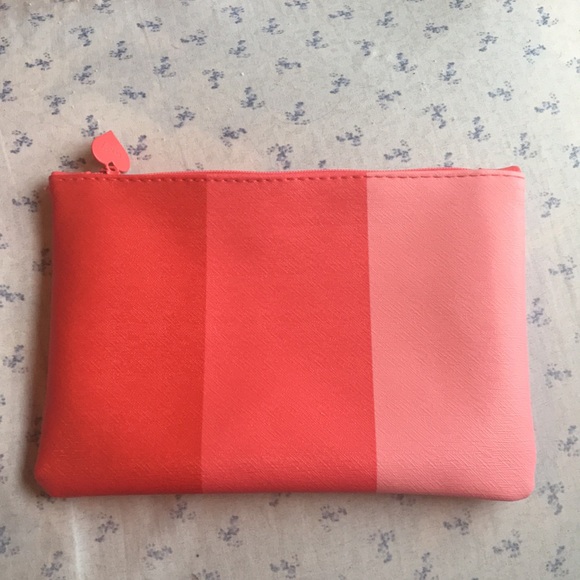 Ipsy bag - Picture 1 of 3